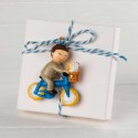 Imán niño Comunión en bici en caja con peladillas