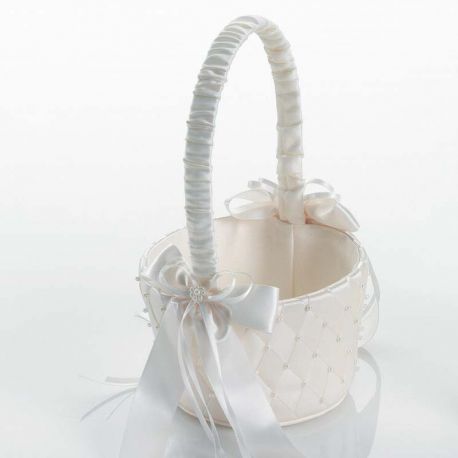 Exclusiva cesta para las arras de la boda, en color marfil y decorada con un diseño de rombos y perlitas