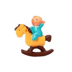 Imán bebe Pit en caballo de madera